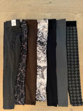 Lot of 7 Women’s Knit Grey Black Brown Floral Leggings Hue Size Small